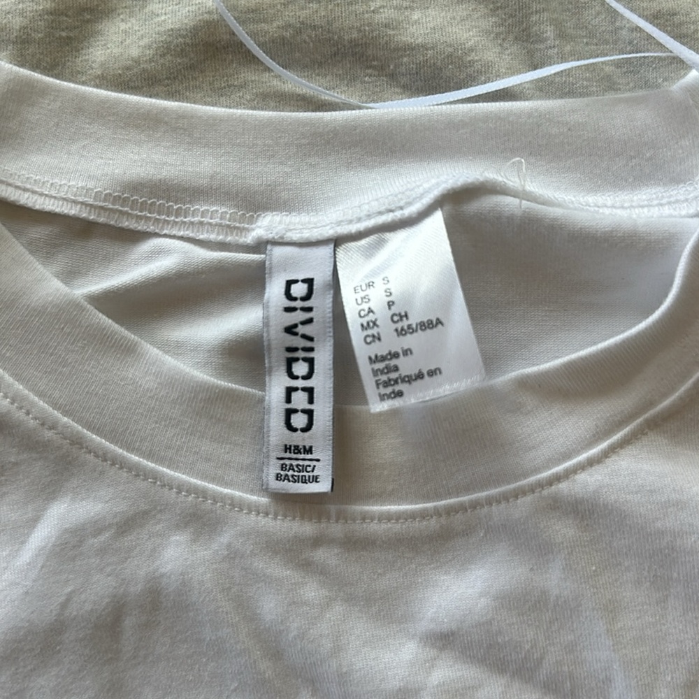 H&M basic tees - Picture 2 of 4